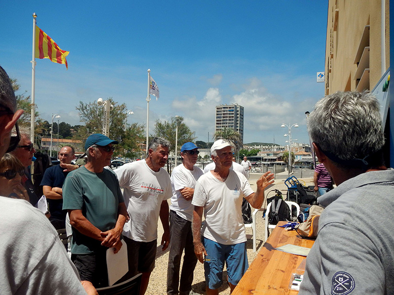 Patrick explique_01.jpg Patrick explique_01.jpg