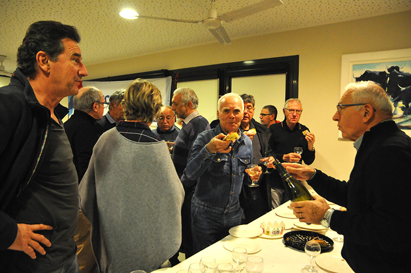 12-AG2019-Debout3.jpg 12-AG2019-Debout3.jpg