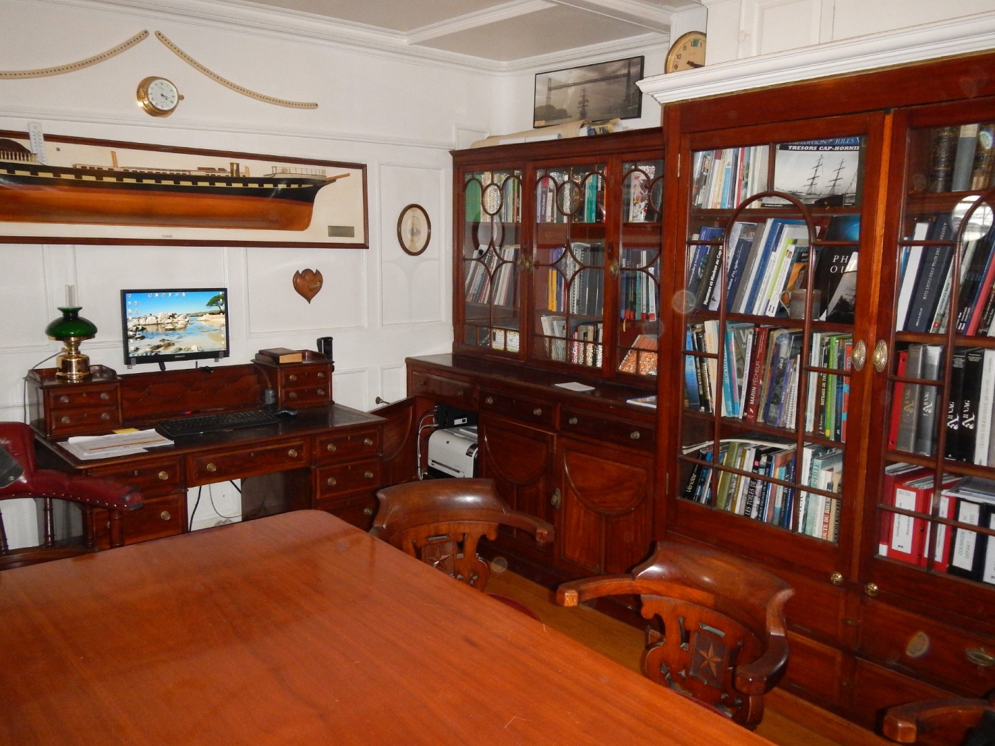 carré du com.jpg carré du com.jpg