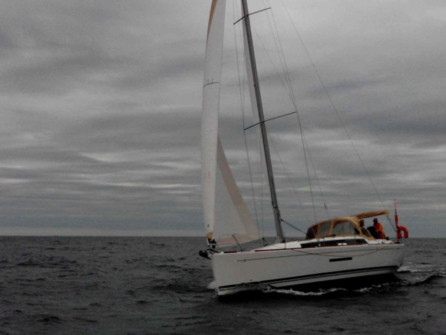 au largue 2*.jpg au largue 2*.jpg