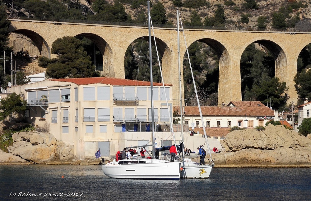 M SDC au mouillage.jpg