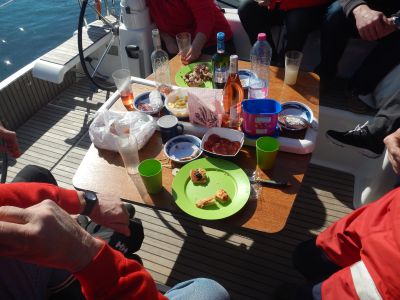 (1) J la bonne table.jpg (1) J la bonne table.jpg