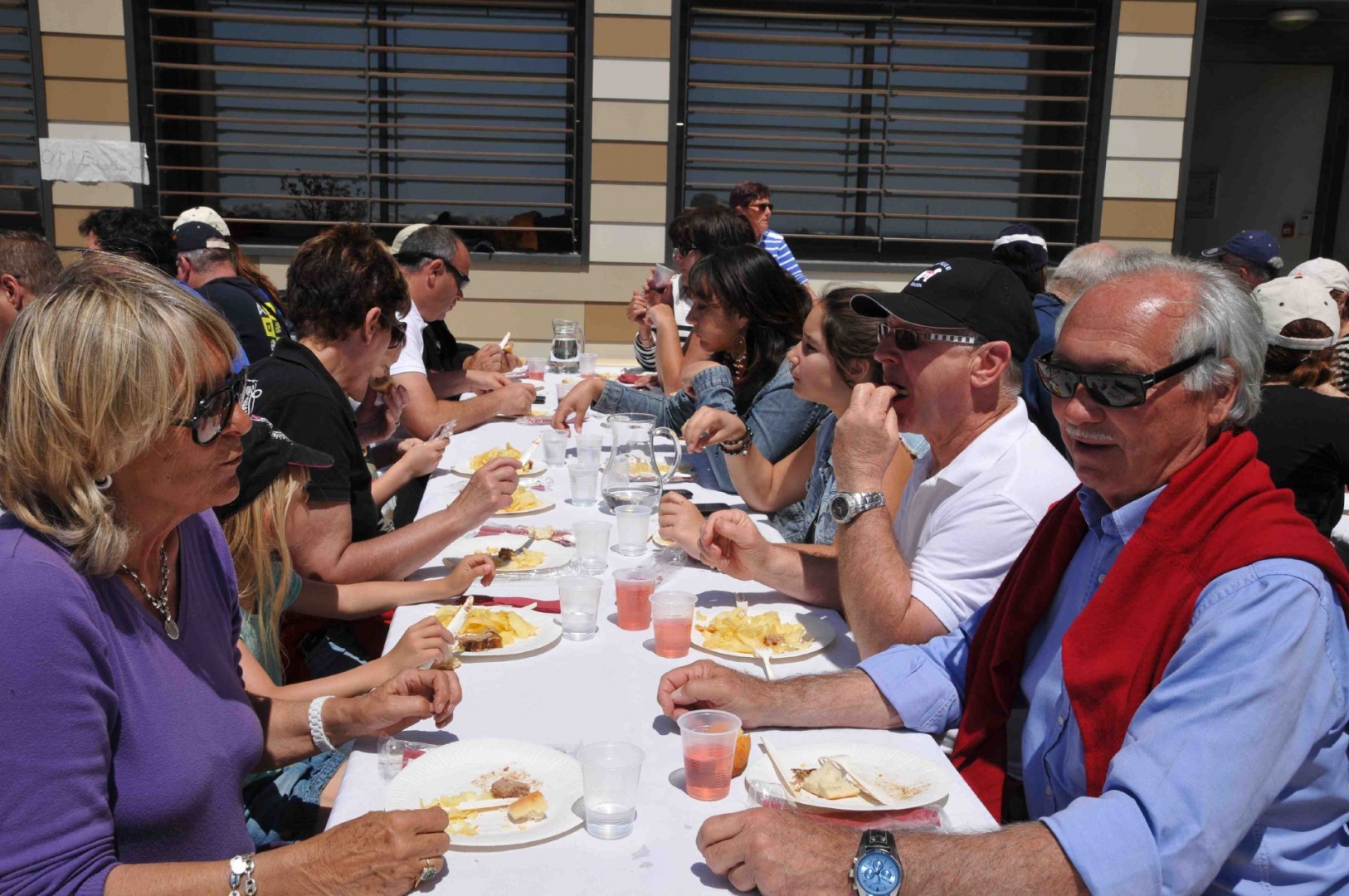9 S à table.jpg 9 S à table.jpg