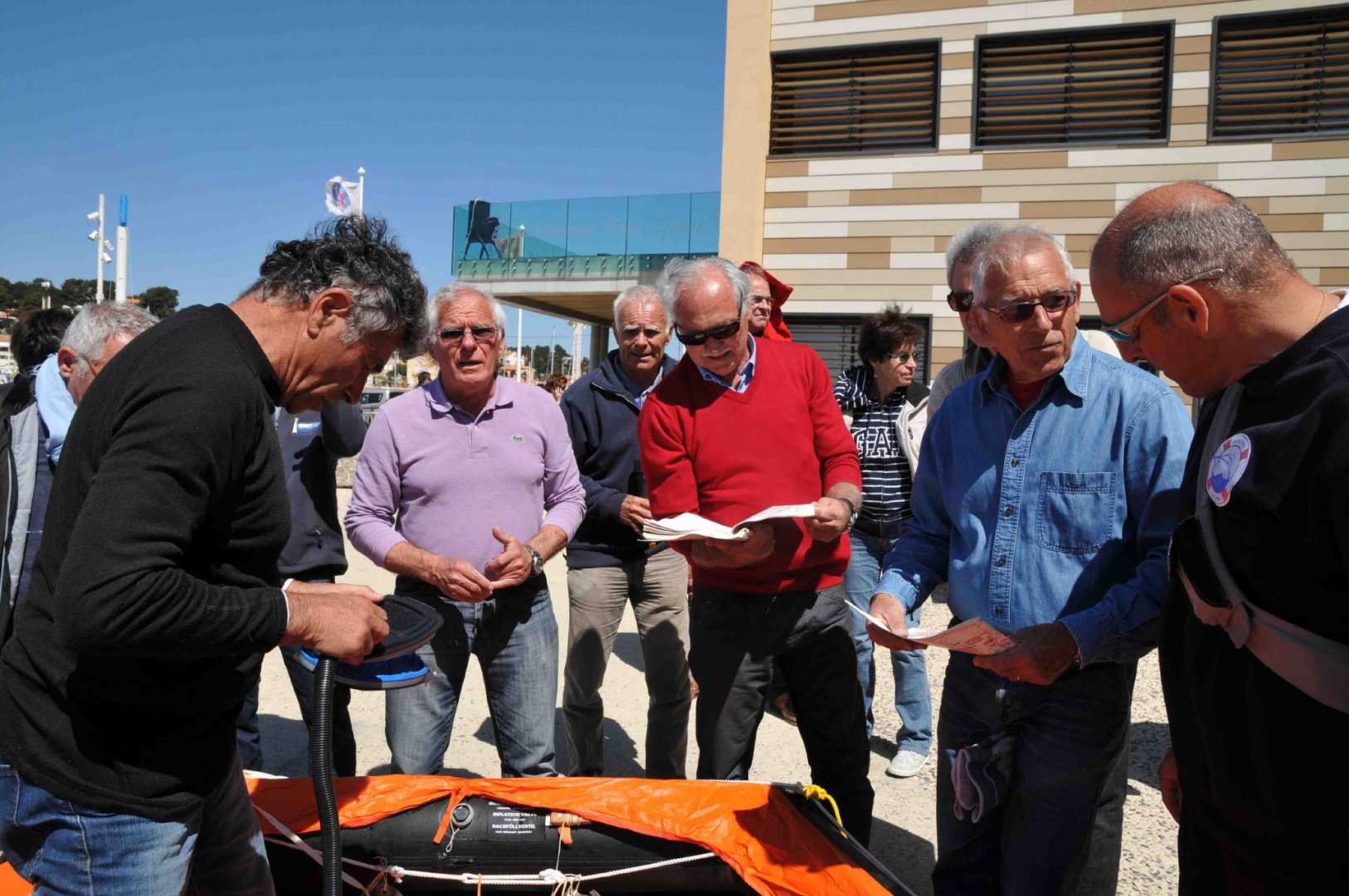 7 S la foule autour .jpg 7 S la foule autour .jpg